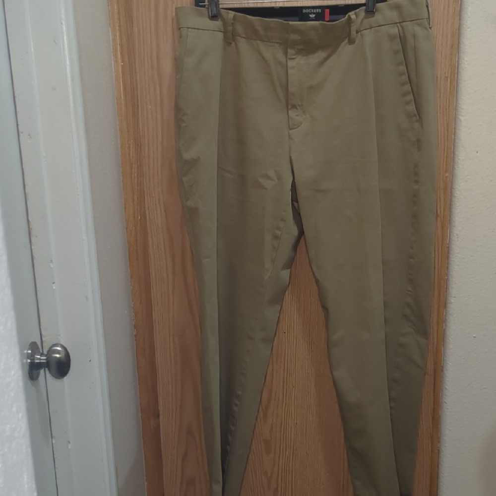 Dockers Tan Chinos Classic Comfort